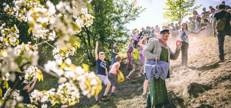 Jejkakulenje - traditionelles Eierschieben am Protschenberg