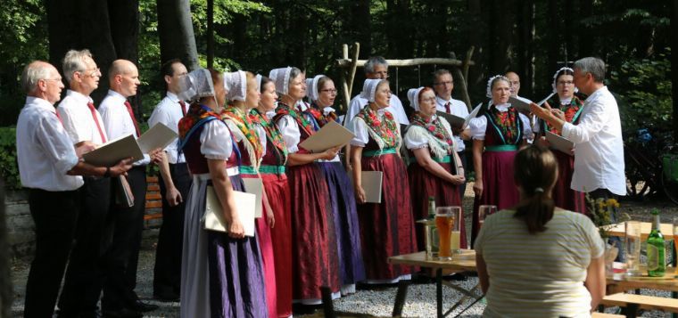 Bergkonzert des Chores "Budyšin" auf dem Oberlausitzer "Czorneboh"